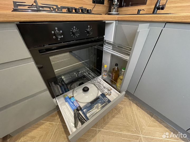 Угловая кухня в хрущёвку ксп:31053