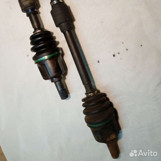 Привод пр/лев mitsubishi lancer cedia 4G93