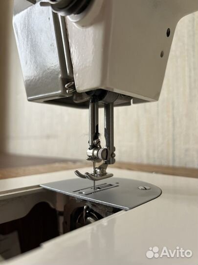 Швейная машинка чайка 143 ножная