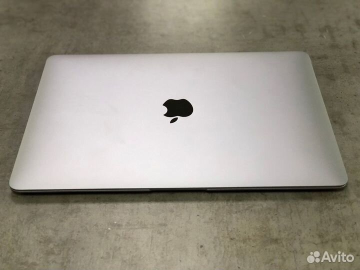 Macbook Air Space Grey 13.3 M1/8GB/256 GB SSD