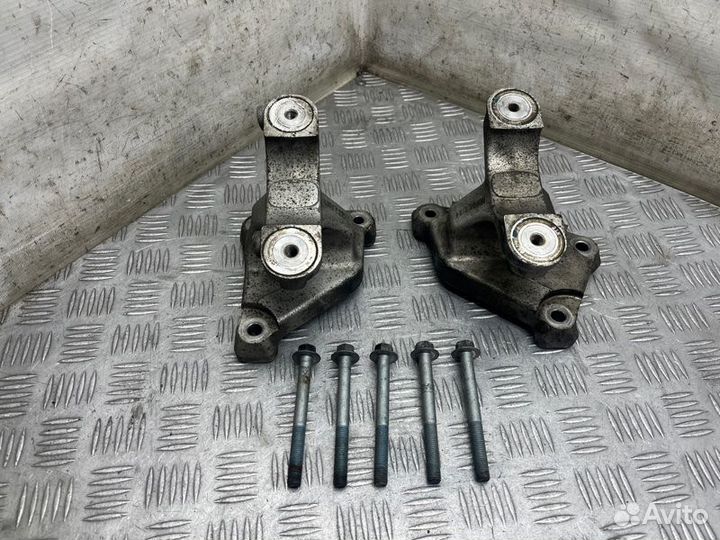 Крепление рулевой рейки Honda Cr-V 3 RE K24 2008