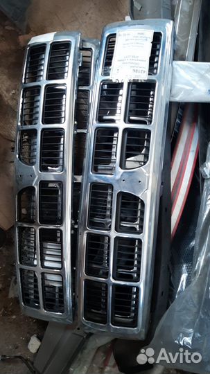 Облицовка радиатора в сборе 2705,2217