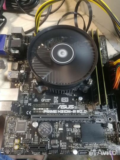 Материнская плата с процессором i5-8400