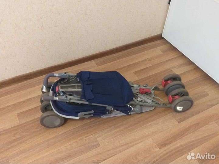 Прогулочная коляска трость maclaren