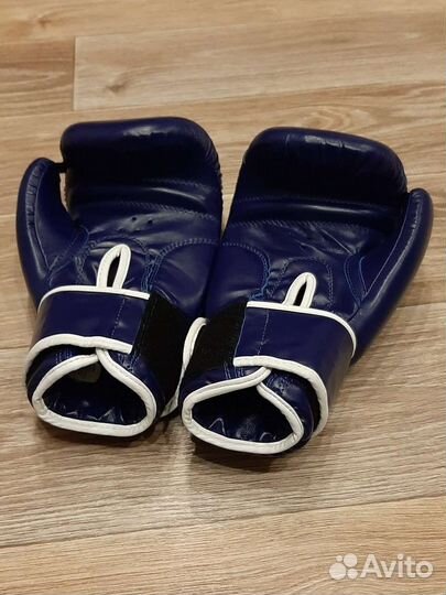 Боксерские перчатки