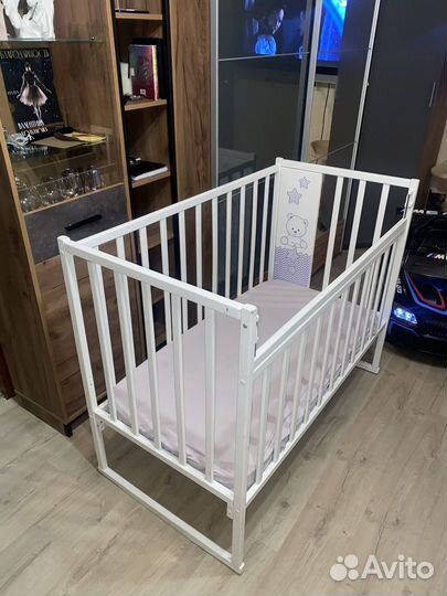 Детская кроватка маятник