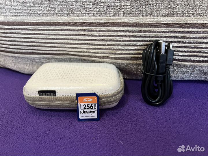 Компактный фотоаппарат olympus d 700