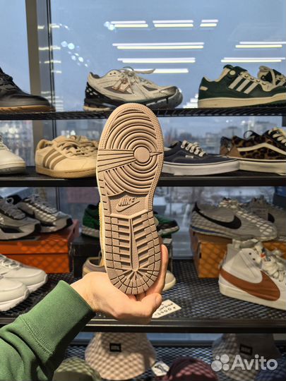 Nike air jordan 1 low taupe haze