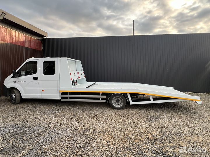 Платформа эвакуатора ломанного типа