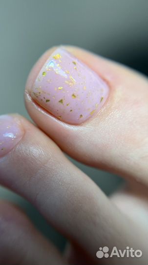 Маникюр, педикюр, наращивание ногтей