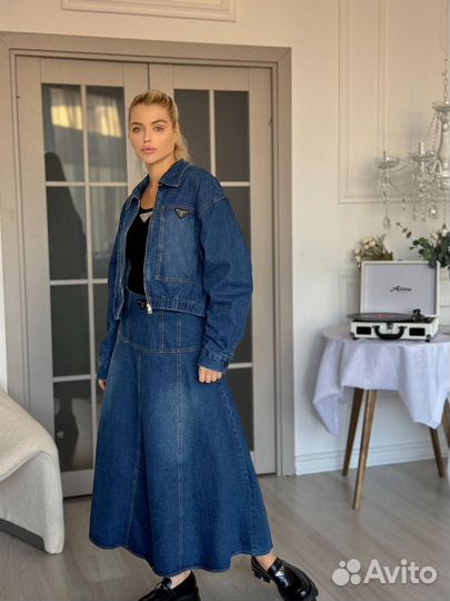 Джинсовый костюм с юбкой женский Prada