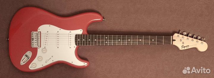 Электрогитара Fender Squier + аксессуары
