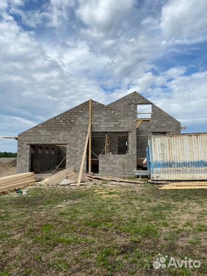 Бригада строителей