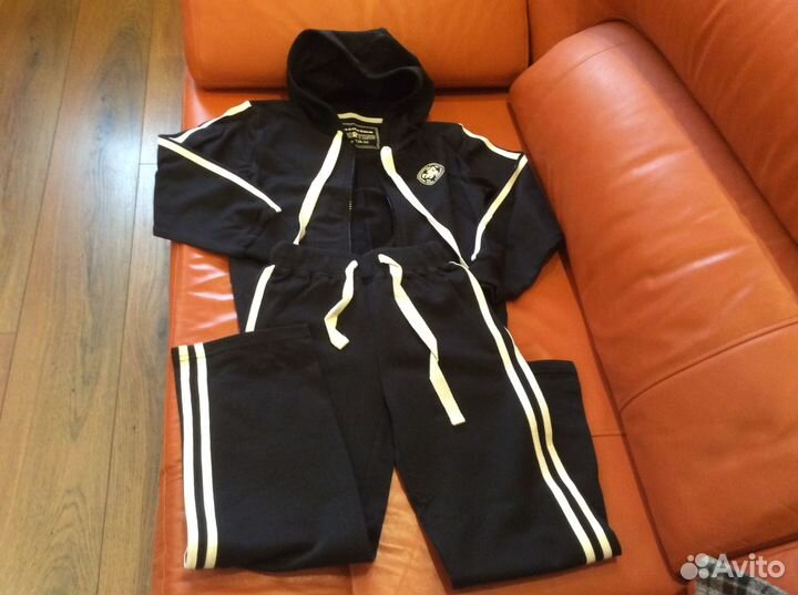 Спортивный костюм