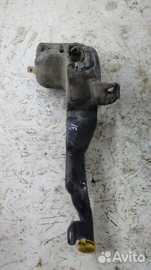 Бачок омывателя Opel Astra H 1.6 Z16XER 2011