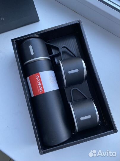 Подарочный набор термос+кружки, новые