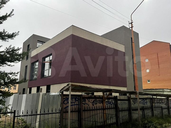 Здание, 651.9 м²