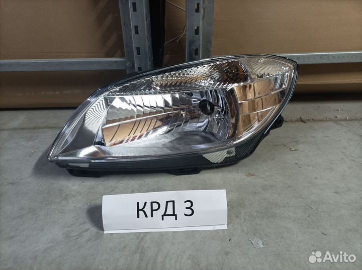 Фара левая Skoda Fabia 2 5J 2007-2014