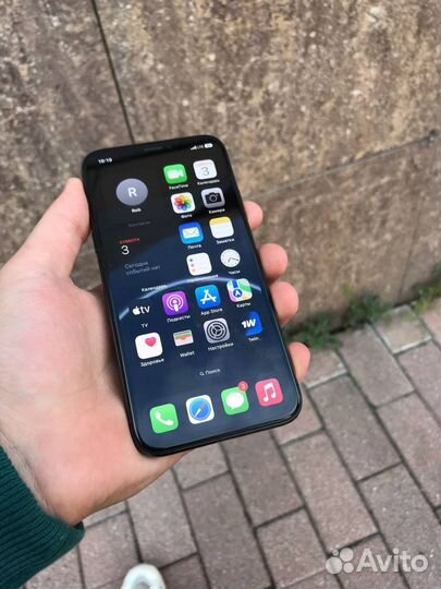 iPhone Xs, 64 ГБ