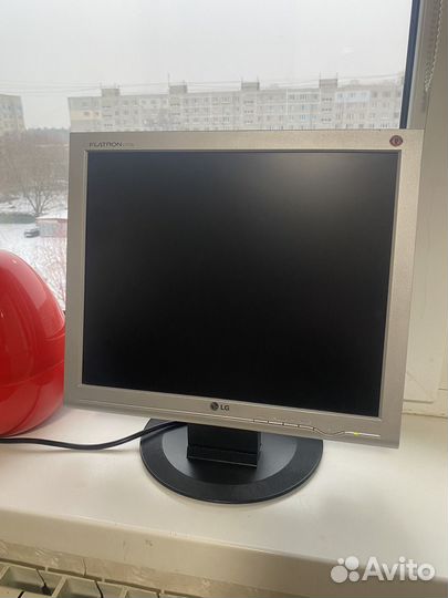 Монитор LG flatron L1717S