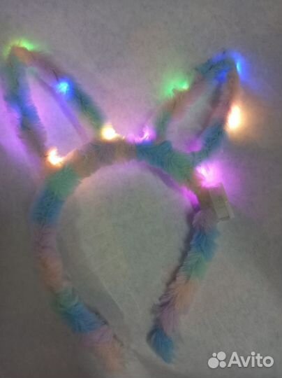 Ободок с ушками светится