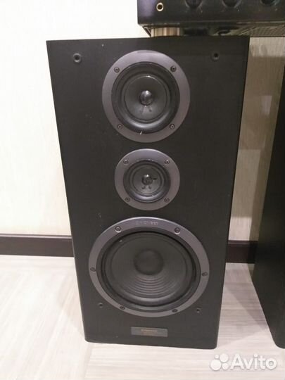 Акустические колонки большие