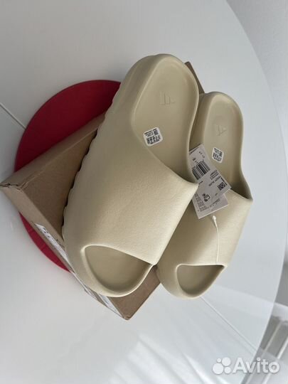 Шлепанцы мужские Yeezy Slide Bone