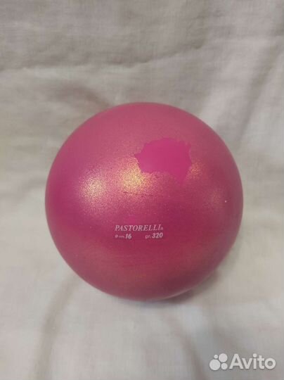 Предметы для художественной гимнастики, мячи,обруч