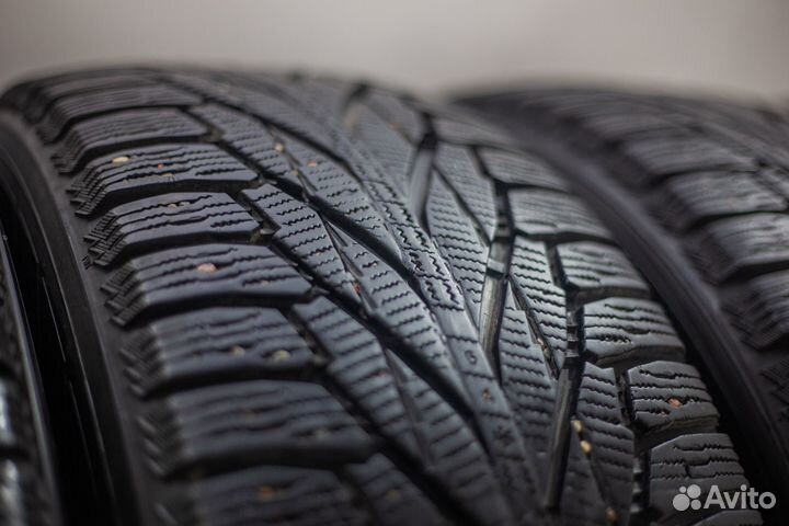 Nokian Tyres Hakkapeliitta R2 SUV 235/60 R18 110R