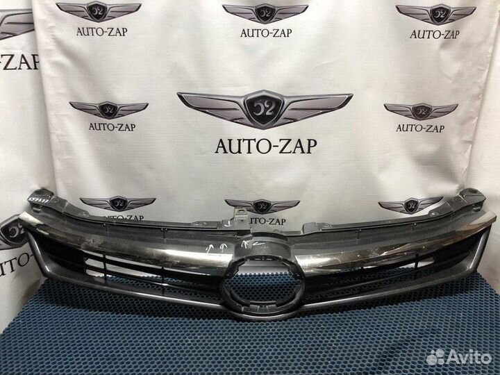 Решетка радиатора Toyota Camry