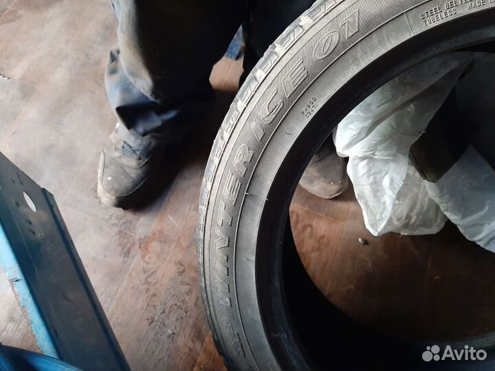 Dunlop SP Winter Ice 01 235/45 R17