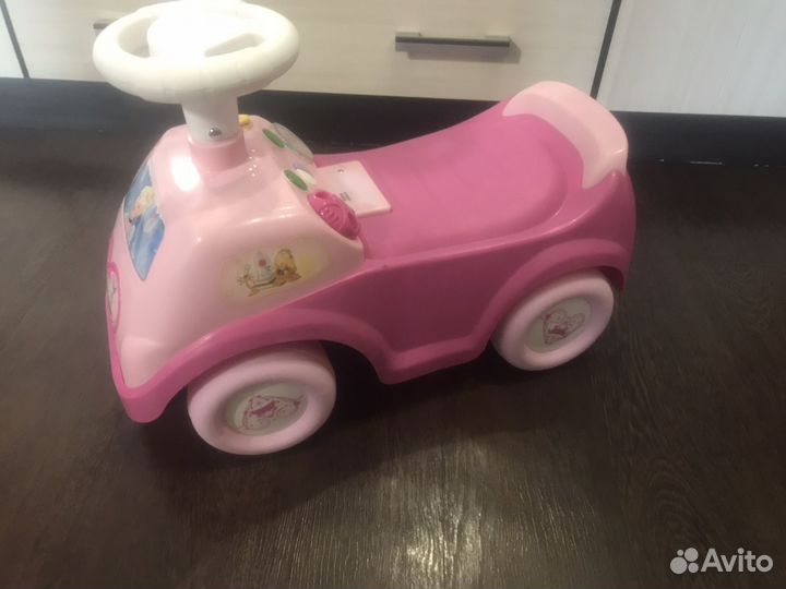 Машинка каталка толокар