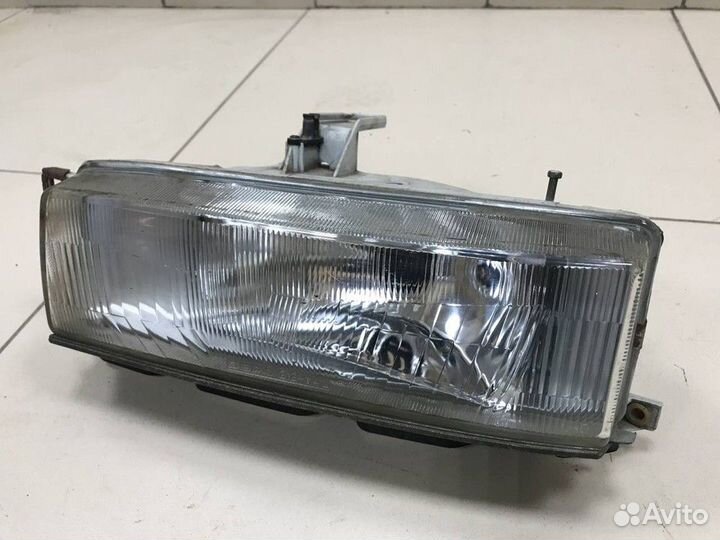 Фара левая Toyota Corolla
