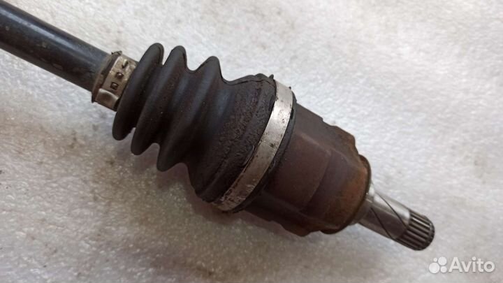 Приводной вал правый Opel Corsa D