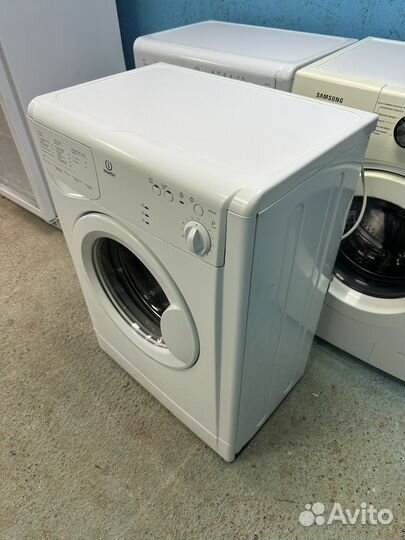 Indesit. 4,5 кг, 42 см, 800 об. Доставка бесплатно