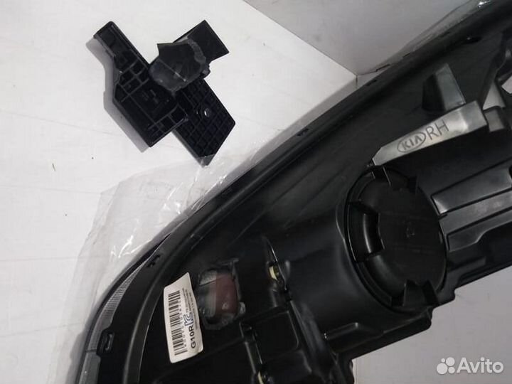 92102H0100 KIA Rio фара линза новая правая