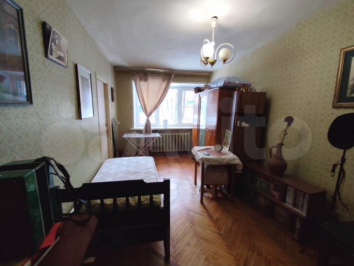 3-к. квартира, 54 м², 1/4 эт.