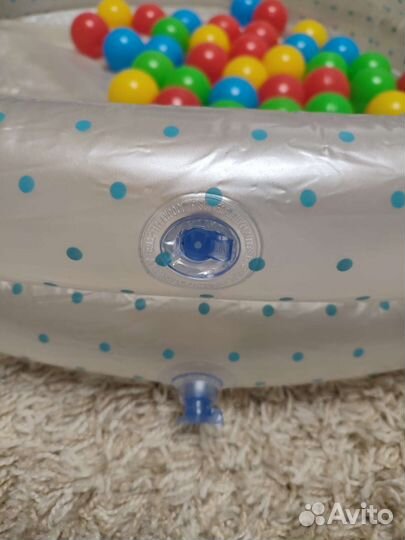 Сухой бассейн с шариками