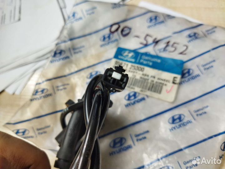 Датчик ABS Hyundai Accent левый задний передний пр