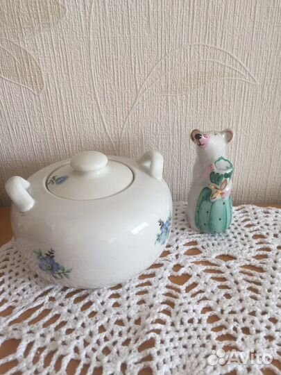 Статуэтка фарфор