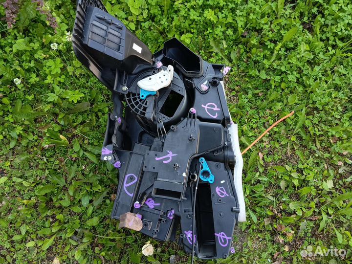 Корпус отопителя Ниссан Note E11