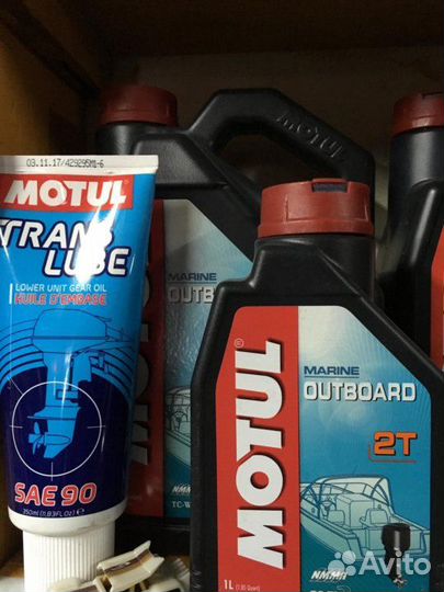 Масло для лодчного мотора Motul Outboard 2T