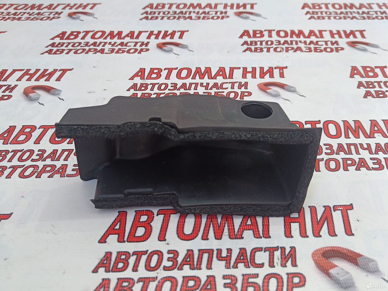 Пыльник амортизатора капота правый Voyah Free