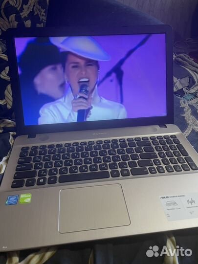 Топовый Ноутбук asus 512гб/2 видеокарты nvidia 820