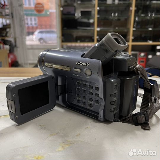 Видеокамера Sony CCD-TRV428E
