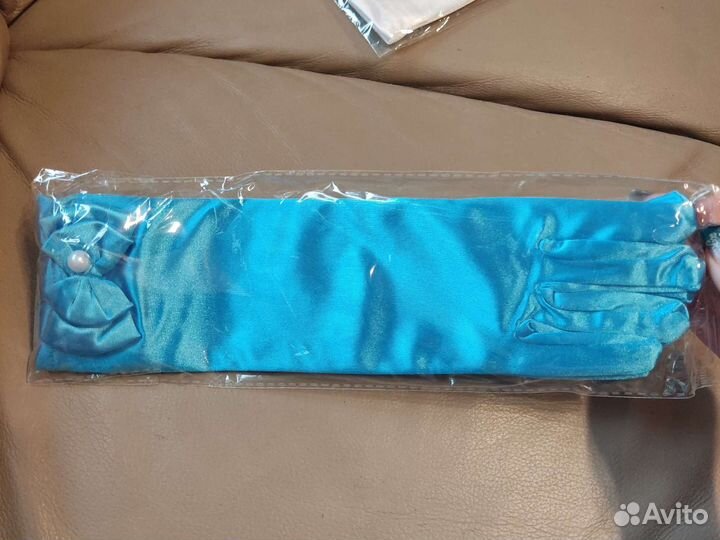 Новые перчатки Эльзы (размер 3-6 лет)