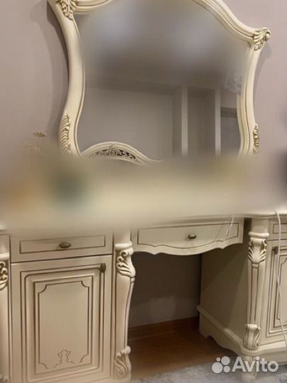 Спальный гарнитур