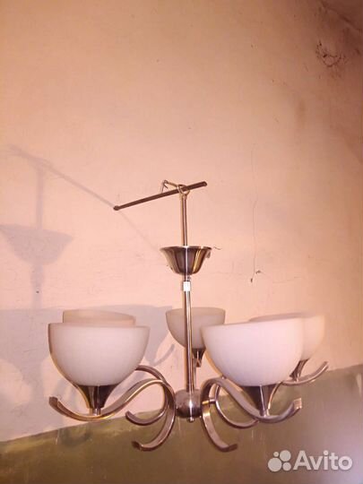 Люстра потолочная подвесная бу. На 5 лампочек
