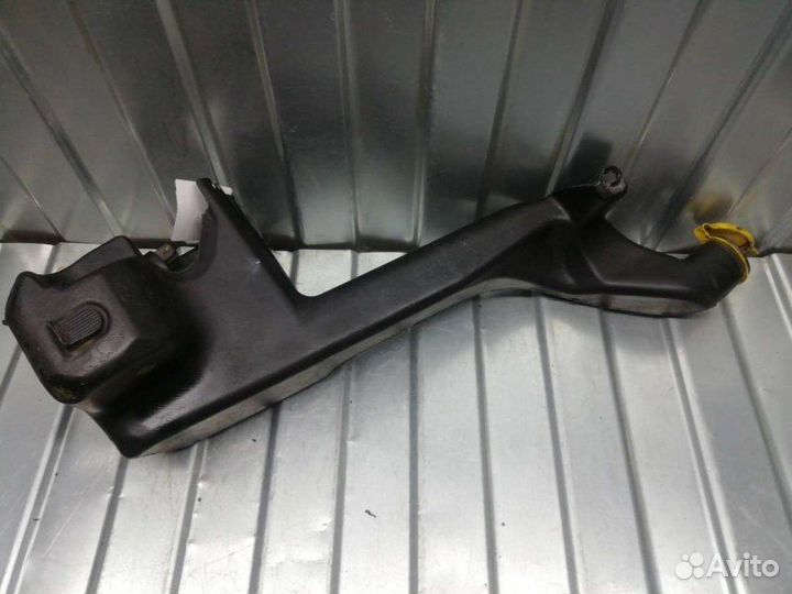 Бачок омывателя Opel Zafira B 2009