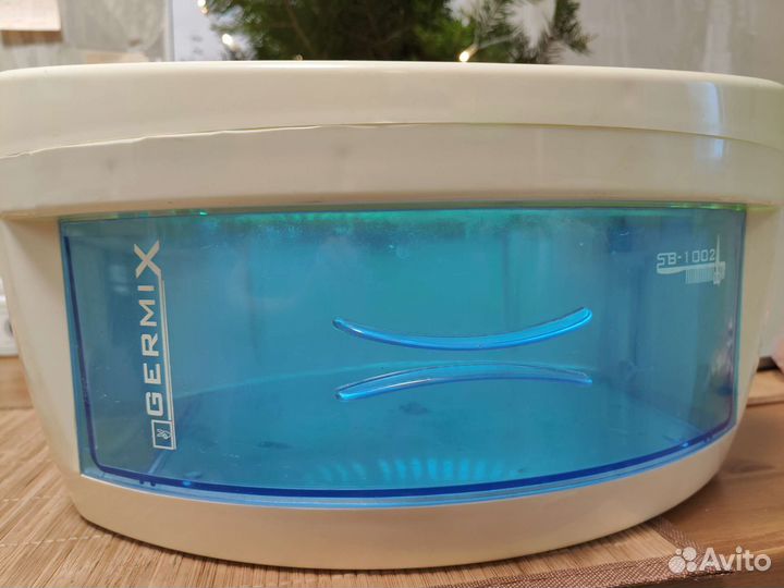 Ультрафиолетовый стерилизатор для инструмента